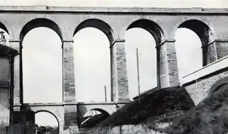 Viaduc de Meudon au début du XXe&nbsp;siècle(on distingue la ligne des Invalides à droite de l'image).