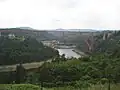 Le viaduc de Garabit sur la Truyère à Ruynes-en-Margeride, 2007. L'autoroute A75 « La Méridienne » passe à présent à proximité.