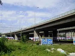 Viaduc au-dessus des voies ferrées du réseau est de la SNCF