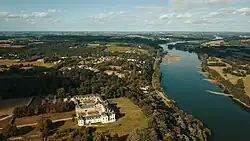 Château de Clermont construit sur le plateau "Montclair" et achevé en 1649