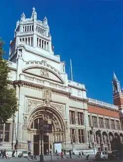 Victoria and Albert Museum.