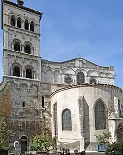 Chevet et clocher de l'église.
