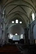 Nef et chœur.