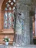 La chapelle de Languivoa : statue de la Vierge du lait (XIIIe&nbsp;siècle).
