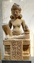 Divinité proche du Buddha du vihara de Đồng Dương. Fin IXe. H. 85 cm. Museum Rietberg