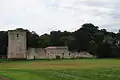 Vue générale des remparts et de la tour.