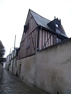 49 rue Georges-Courteline, rue du Croc