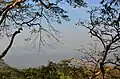 Vue de la jetée de l'île d'Elephanta, depuis ses grottes.