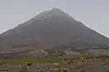 Vignoble dominé par le volcan