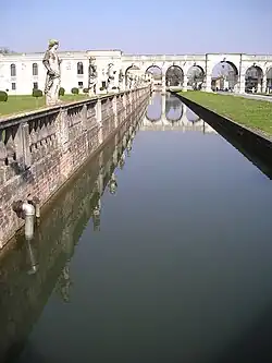 Le canal.