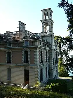 Angle sud-est avec le Léman en fond.