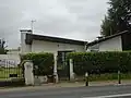 Villa moderniste 1970 avec toiture de type « Gullwing » (ailes de goéland)