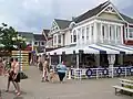 Restaurants et boutiques (été)