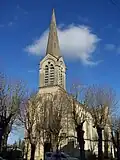 La façade occidentale de l'église Saint-Martin.