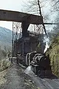La 132 T Engerth no&nbsp;16 manœuvre des wagons à la zone de chargement de Villaseca, au mois d'avril 1983.