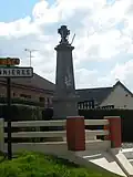 Le monument aux morts.