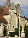 Tourelle d'escalier et 1re travée de la chapelle sud.