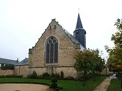 Chevet et vitrail XIXe&nbsp;siècle.