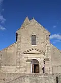 La façade de l'église.