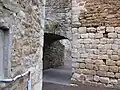 Dans les ruelles de Vinezac.