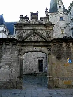 Portail d'entrée.
