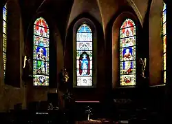 Vitraux du chœur.