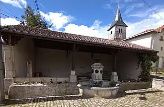 Lavoir monumental.