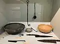 Une des vitrines du musée.