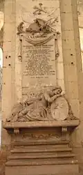 Dalle et monument à Debranges.