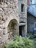 Anciennes portes annexes du château.