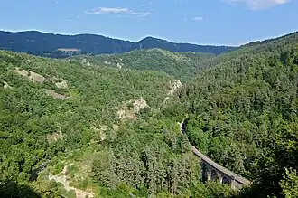 Les gorges de l'Allier vers Monistrol-d'Allier.