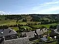 Le village et ses alentours.