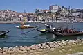 Vue latérale des barcos rabelos.