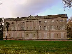 Façade postérieure, vue de l'est du parc.