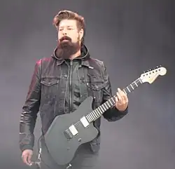 Description de l'image W0920-Hellfest2013 StoneSour JamesRoot 71653-Crop.JPG.