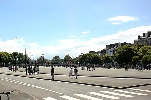 Le terre-plein de la Petite-Hollande de nos jours.