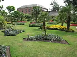 Le jardin clos et la maison du jardinier en chef