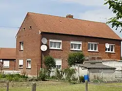 Des habitations post-Nationalisation.