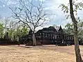 Wat Chang Rop. Base du chedi (stupa) avec ses 68 statues d'éléphant.