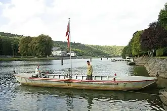 Waulsort, le passeur d'eau.