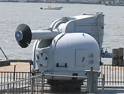 Un lanceur Mk 108 démonté à l'endroit au musée Intrepid Sea-Air-Space Museum.