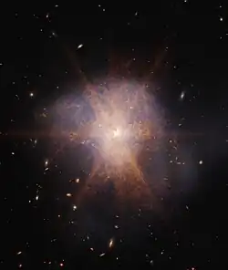 Arp 220 imagée par le télescope spatial James Webb (infrarouge proche et moyen).
