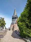 L'église et le cimetière.