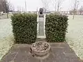 Buste de Werner Seelenbinder à l'entrée du stade
