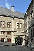 Cour intérieure.
