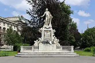 Monument à Mozart.