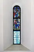 Vitrail le plus ancien de Vienne, au milieu du chœur.