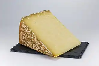 le fromage Cantal.
