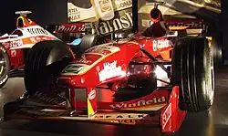 Photo de l'avant de la Williams FW20, en exposition