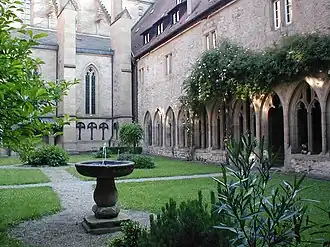 Le cloître